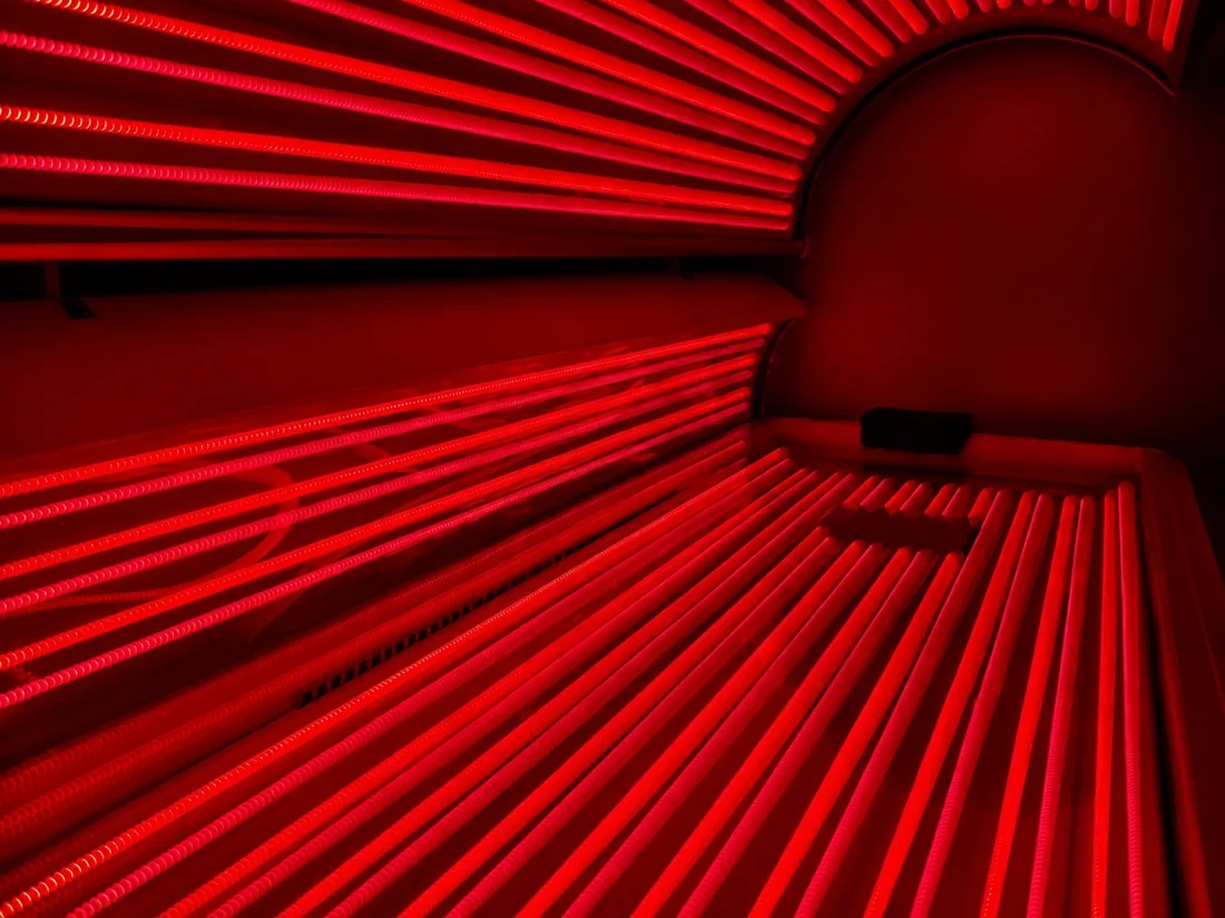 Rejuv red light therapy bed at Sunsational Tan