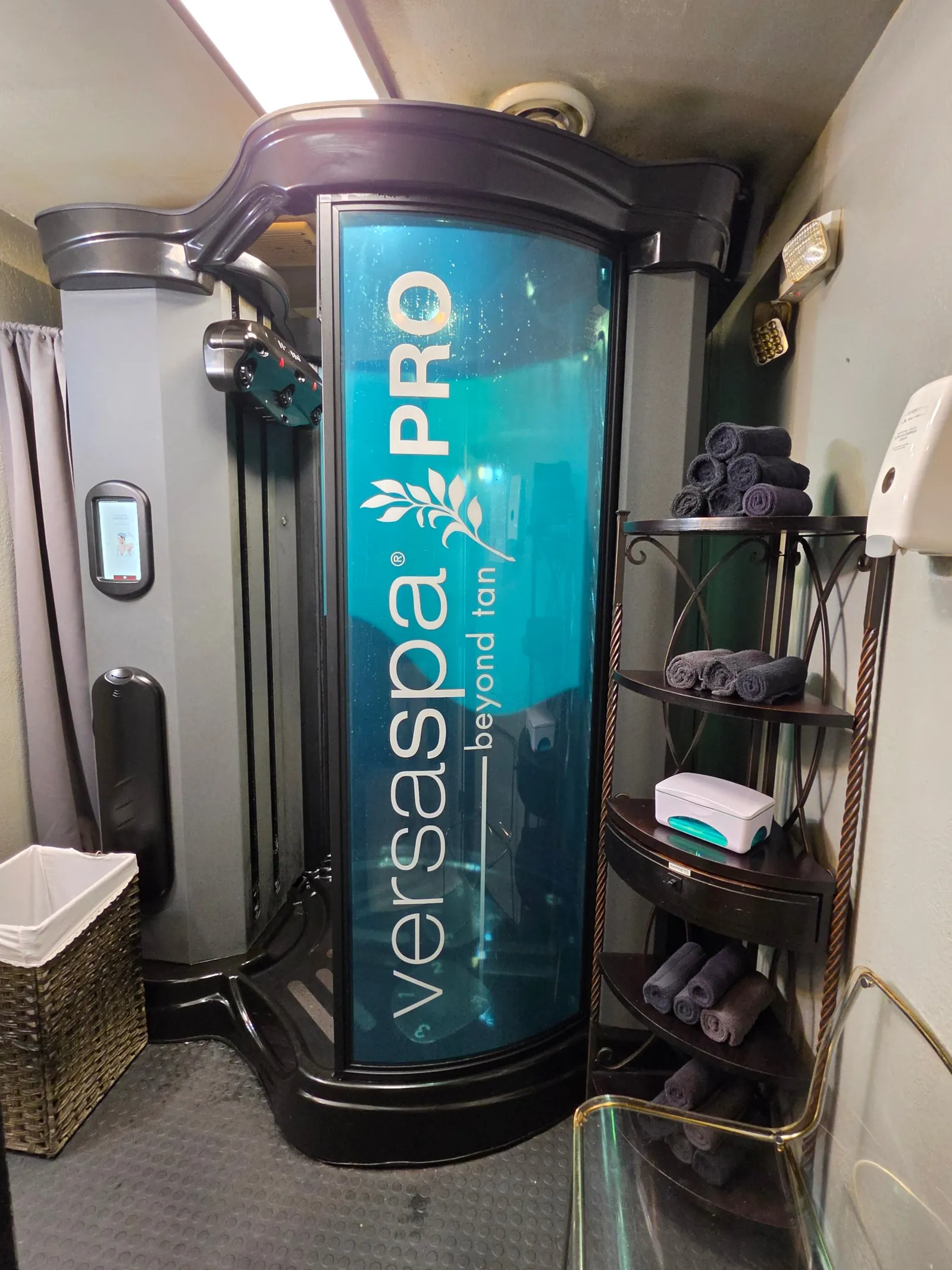 What Is a Spray Tan? How It Works and What to Expect